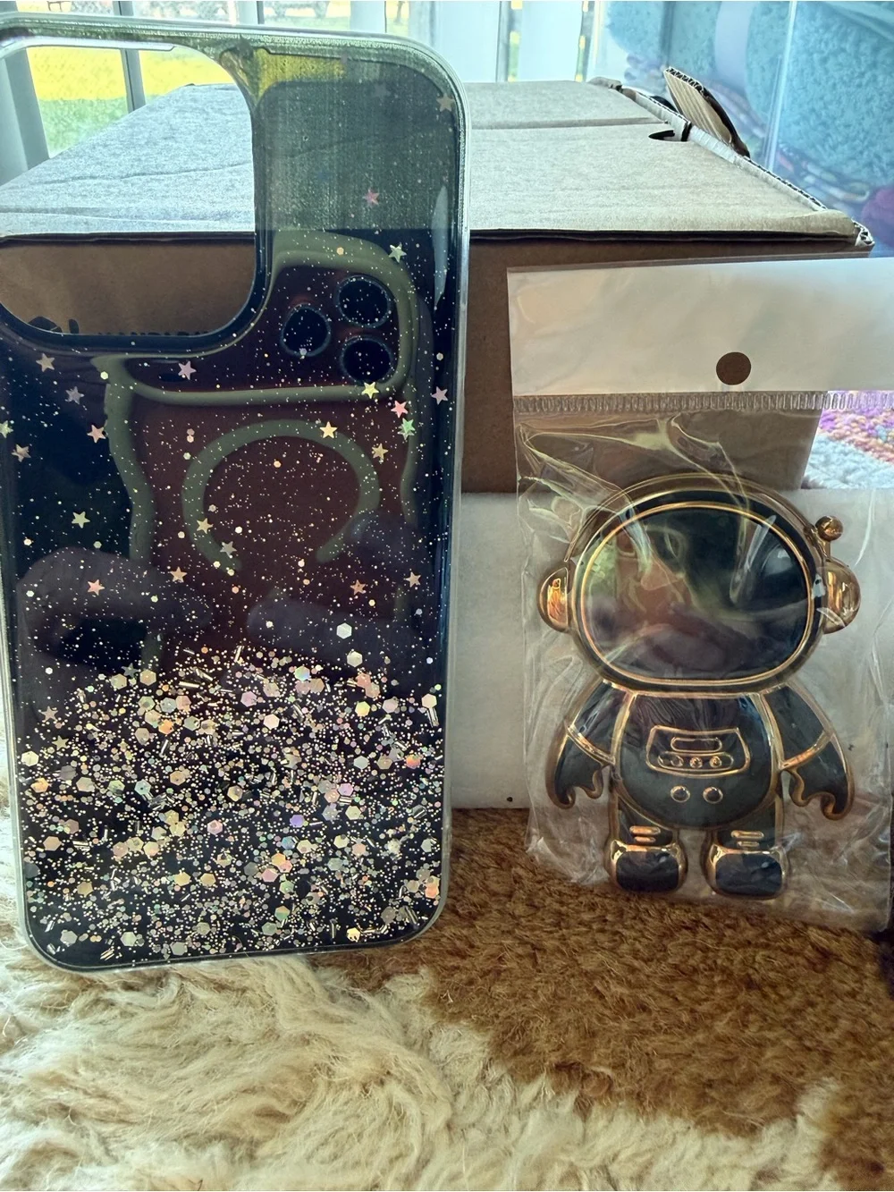 iPhone 15 Pro Max phone cover and stand